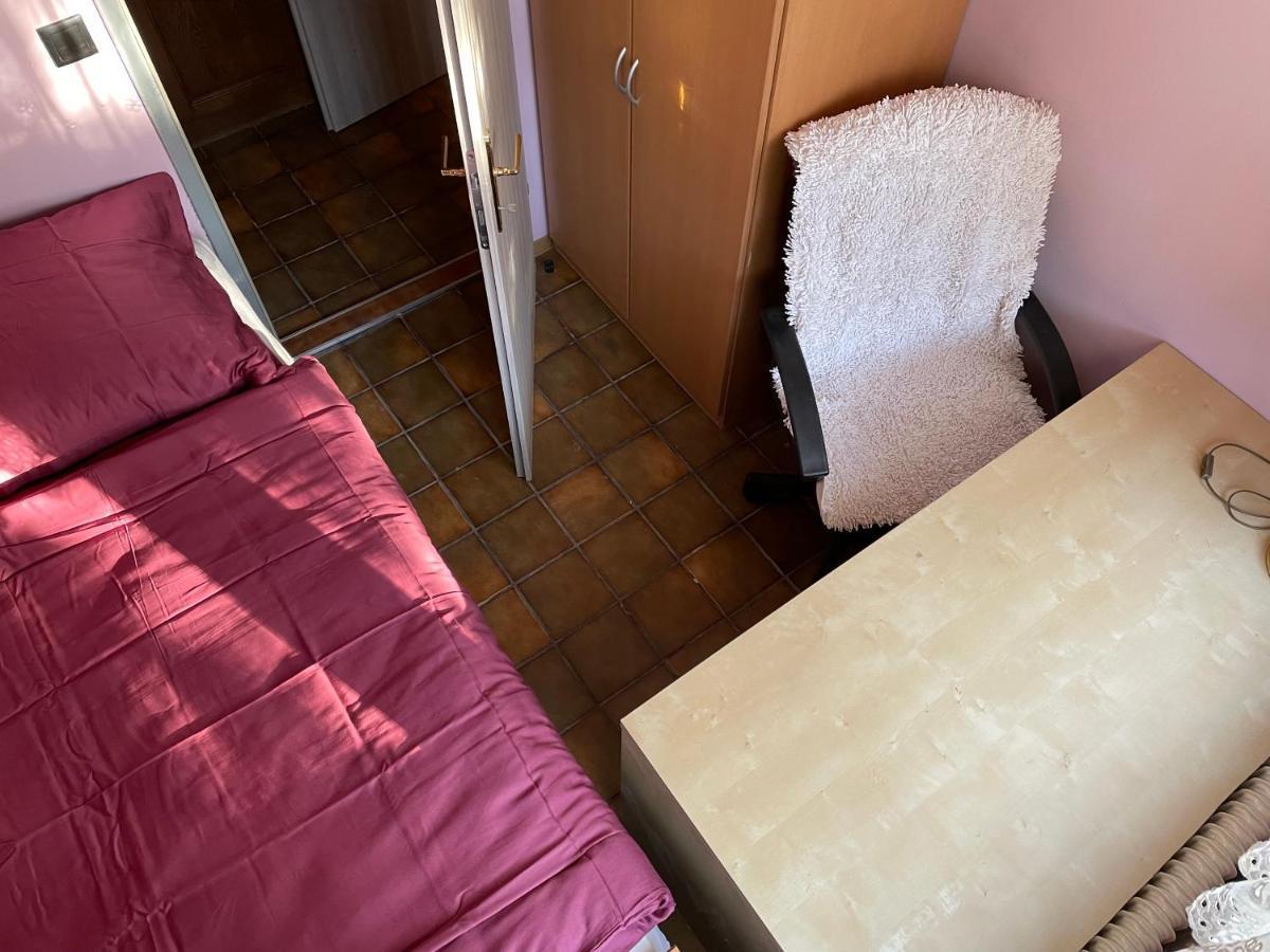פורקרסדורף Suburb Hostel מראה חיצוני תמונה