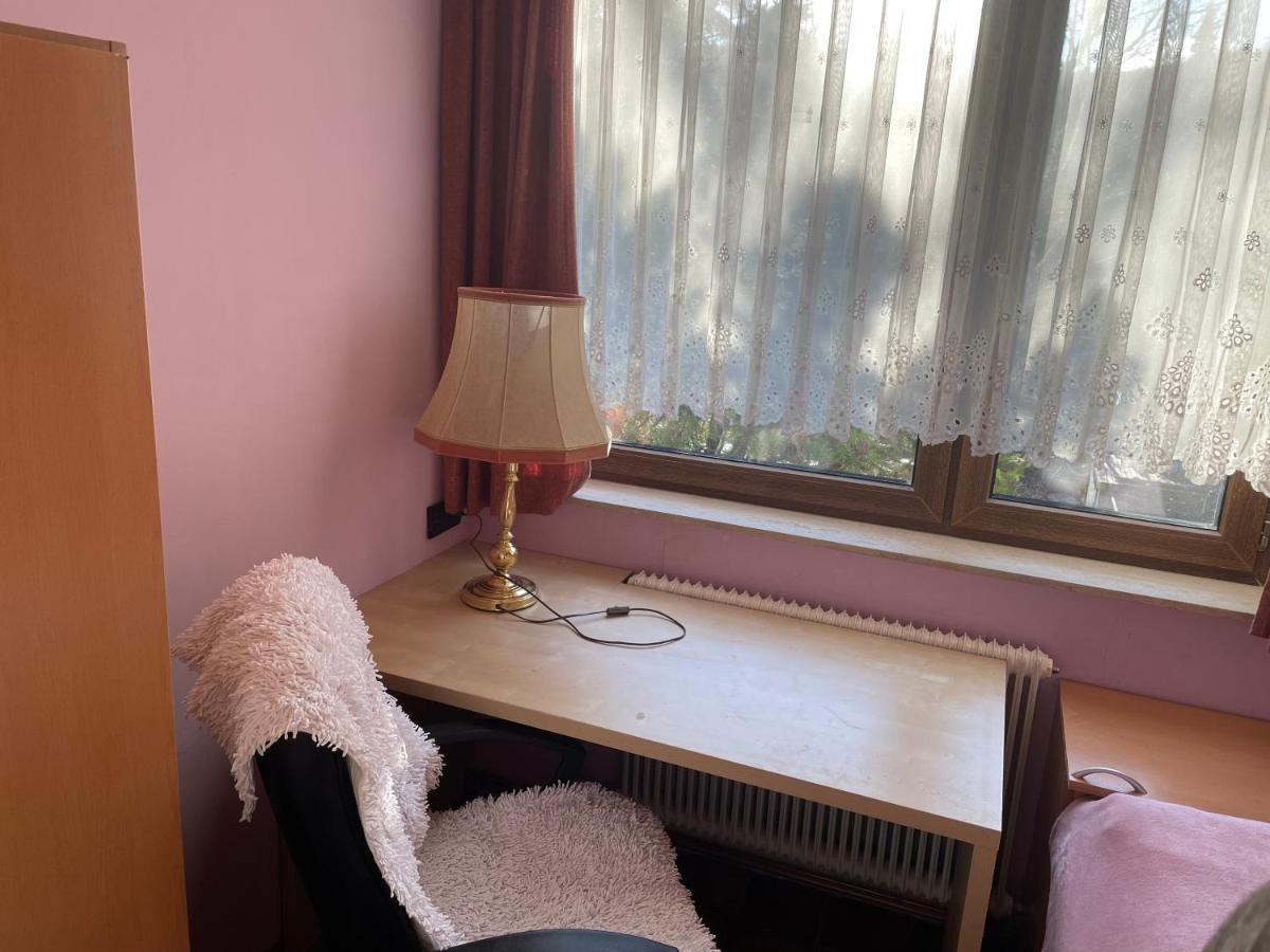 פורקרסדורף Suburb Hostel מראה חיצוני תמונה